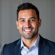 Dr. Carlos Mendoza